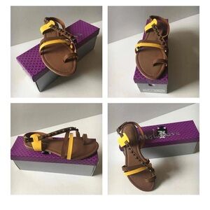 NIB Misbehave LIla sandals size 6